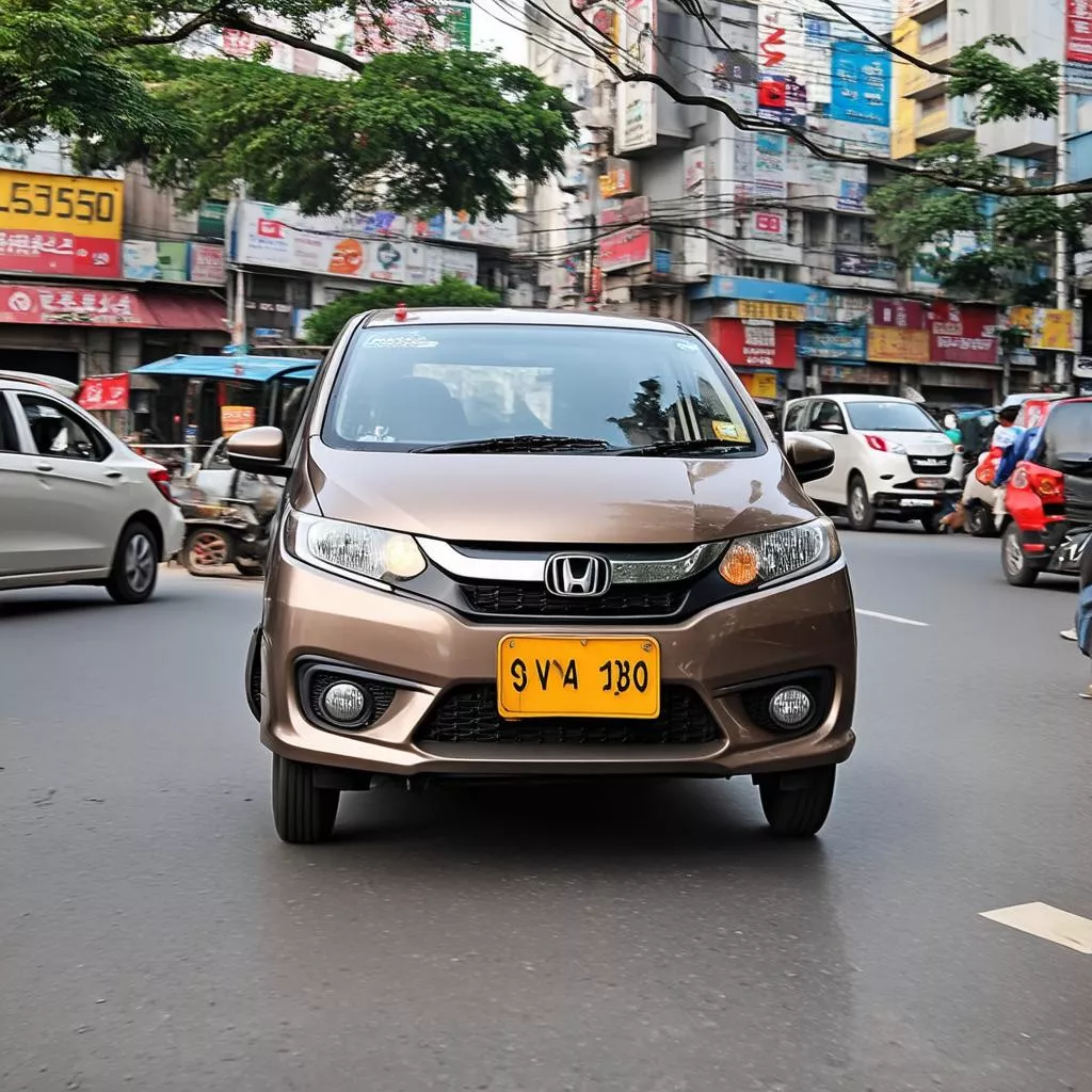 Honda Brio di chuyển trong thành phố