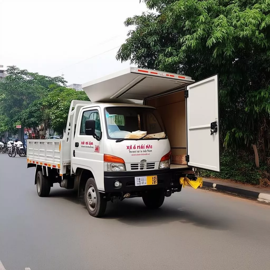 Truck with cargo organizer from XE TẢI HÀ NỘI