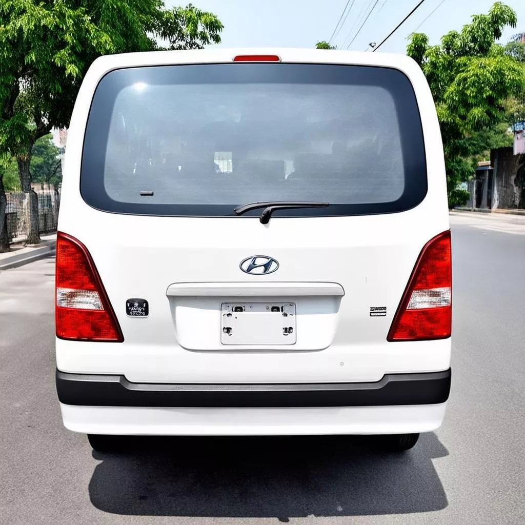 Đánh Giá Xe Van Hyundai Starex: Từ A đến Z Cho Người Mới