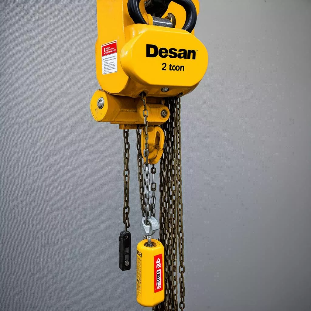 Pa Lăng Lắc Tay 2 Tấn Deasan: Vật Bất Ly Thân Của Mọi Công Trình