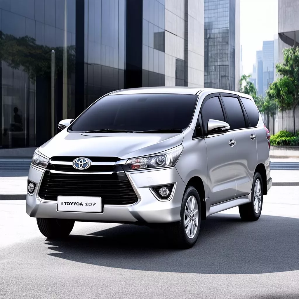 Toyota Innova màu bạc sang trọng