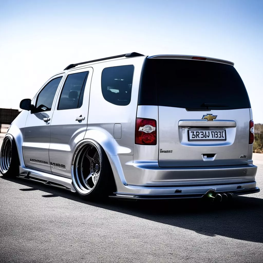 Xe Chevrolet 7 chỗ 2018 độ phong cách thể thao