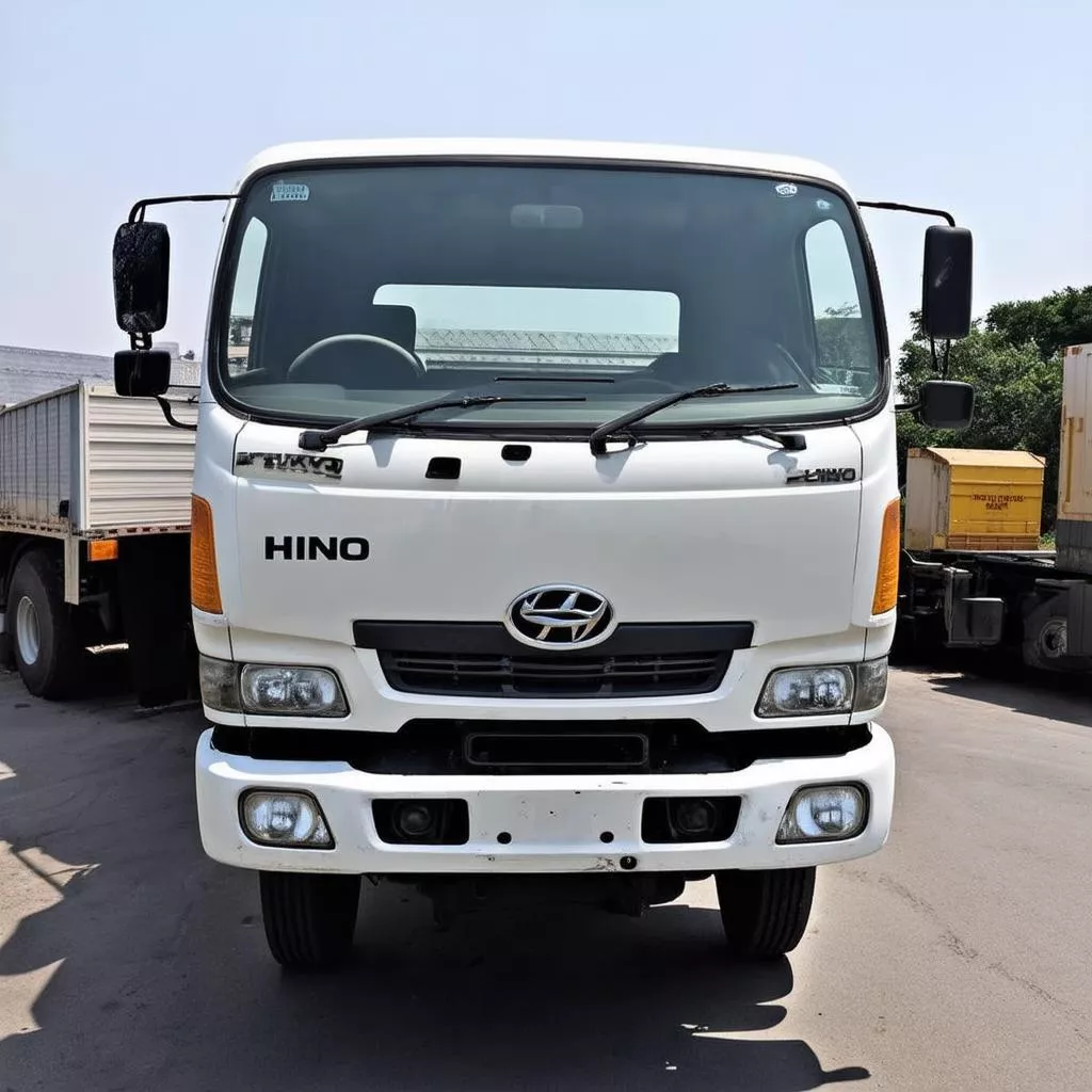 Giá xe tải Hino 3.5 tấn cũ: Lựa chọn kinh tế cho người khởi nghiệp