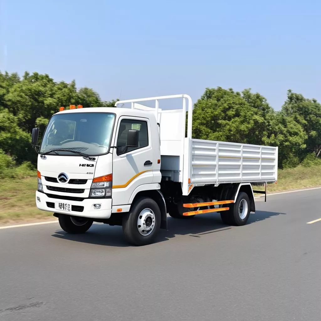 Xe tải Hino 8 tấn đời 2015: Chiếc chìa khóa cho hoạt động kinh doanh vận tải của bạn