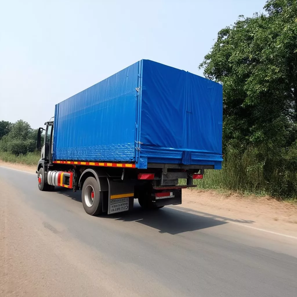 Truong Giang 6.8 Ton Canvas Truck Transporting Goods