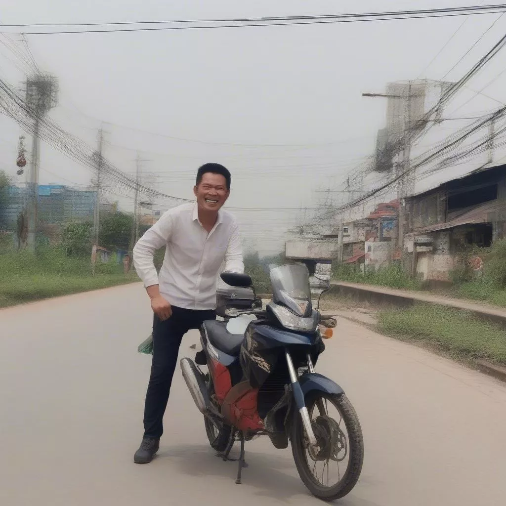 Biển số xe may mắn Hưng Yên: Một người đàn ông đang cầm tấm biển số xe 89-AA với nụ cười rạng rỡ 