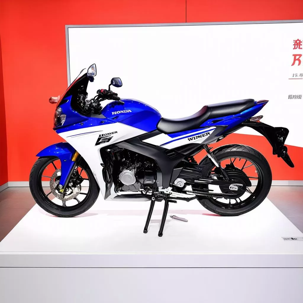 Honda Winner 2018 màu xanh trắng