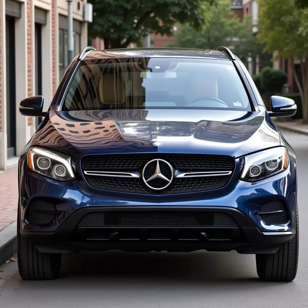 Giá Xe Mercedes GLC 300 Đời 2017: Vẫn "Cháy" Trên Mọi Nẻo Đường