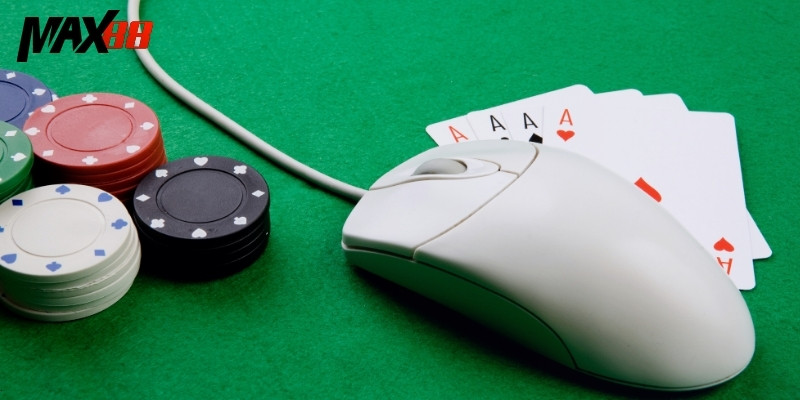 Hỗ trợ chơi trên cả máy tính và thiết bị di động tiện lợi